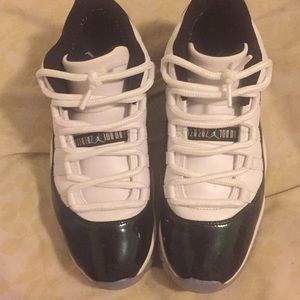 Jordan 11(low)